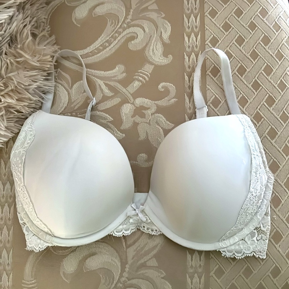 Victoria's Secret White Lace Bra